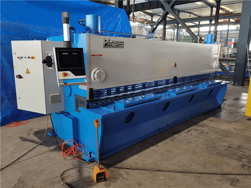CNC shearing machine for precision steel plate cutting